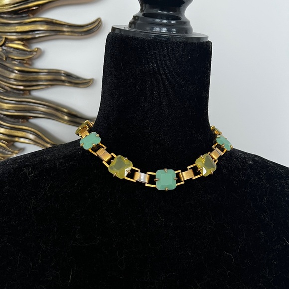 Vince Camuto Elegant Gold and Green Necklace - Picture 3 of 9